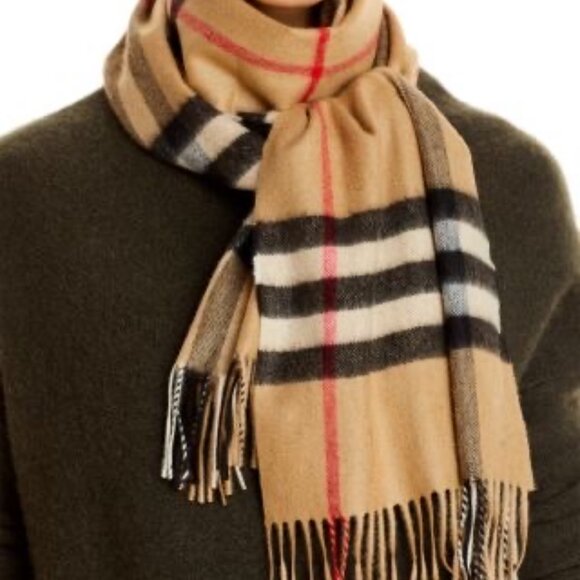 BURBERRY CLASSIC LARGE PLAID CASHMERE SCARF - Picture 1 of 4